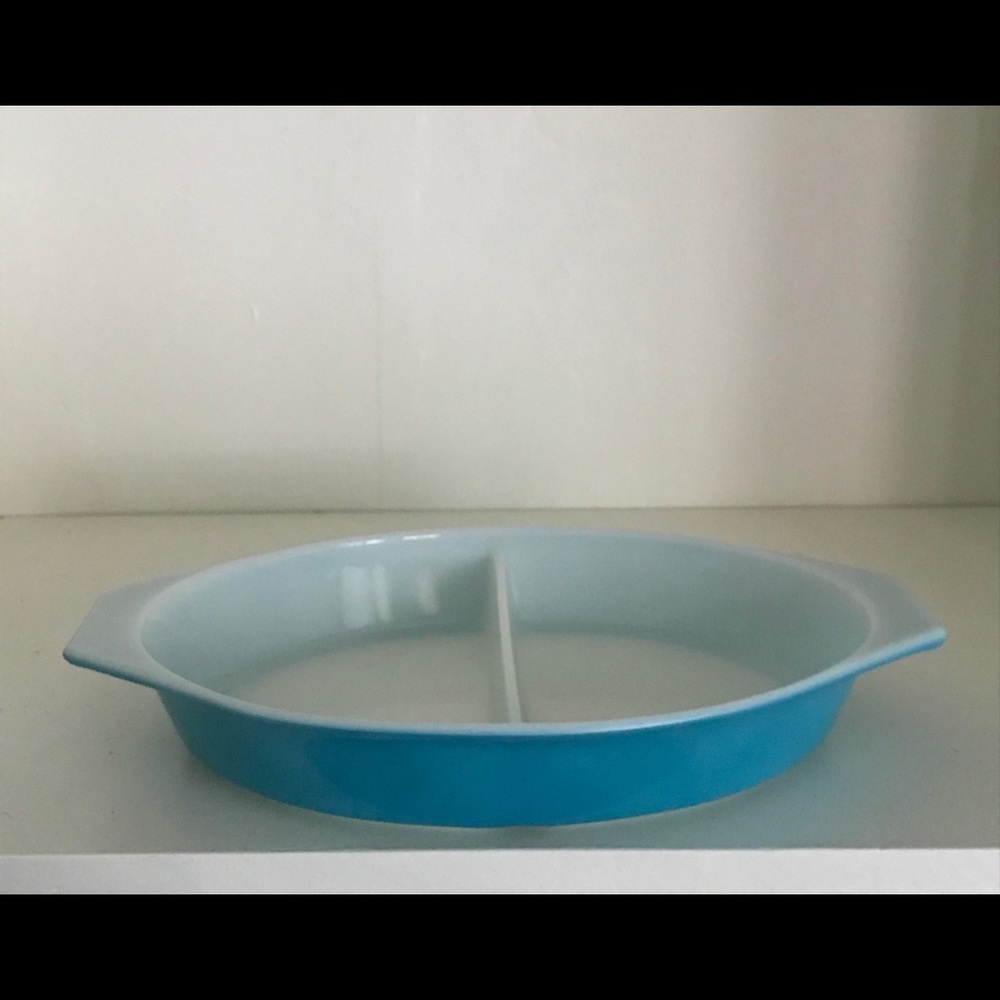 Pyrex Turquoise Divided Dish